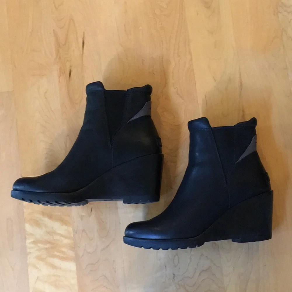 SOREL | After Hours Chelsea Boot Wedge Weatherproof Black Leather